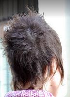 cieniowane fryzury krótkie - uczesanie damskie z włosów krótkich cieniowanych zdjęcie numer 117A